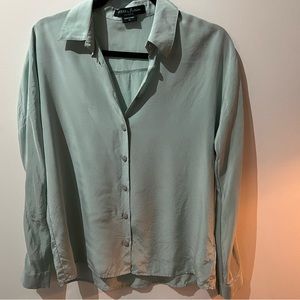 100% SILK long-sleeve button-up top - size xs - GUESS